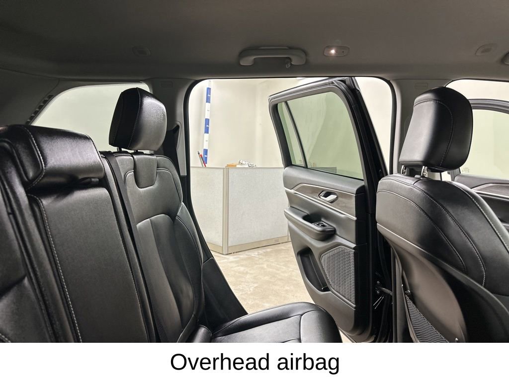 Used 2023 Jeep Grand Cherokee Limited w/ Black Appearance Package image 28