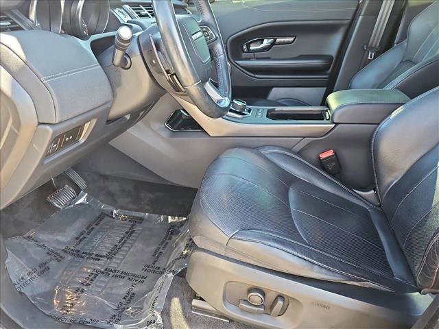 Used 2019 Land Rover Range Rover Evoque SE Premium image 16