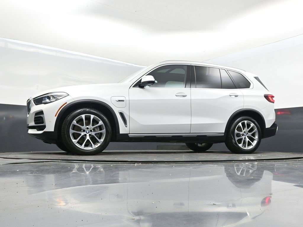 Certified 2022 BMW X5 xDrive45e w/ Premium Package image 42