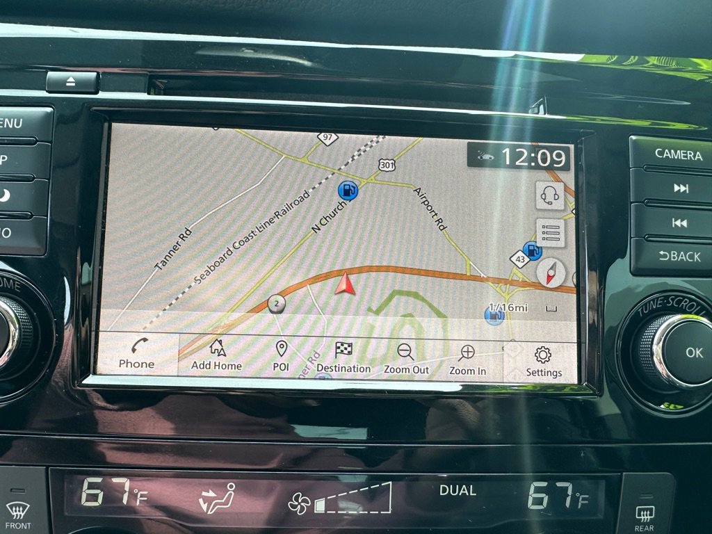 Used 2022 Nissan Rogue Sport SL w/ Premium Package image 17