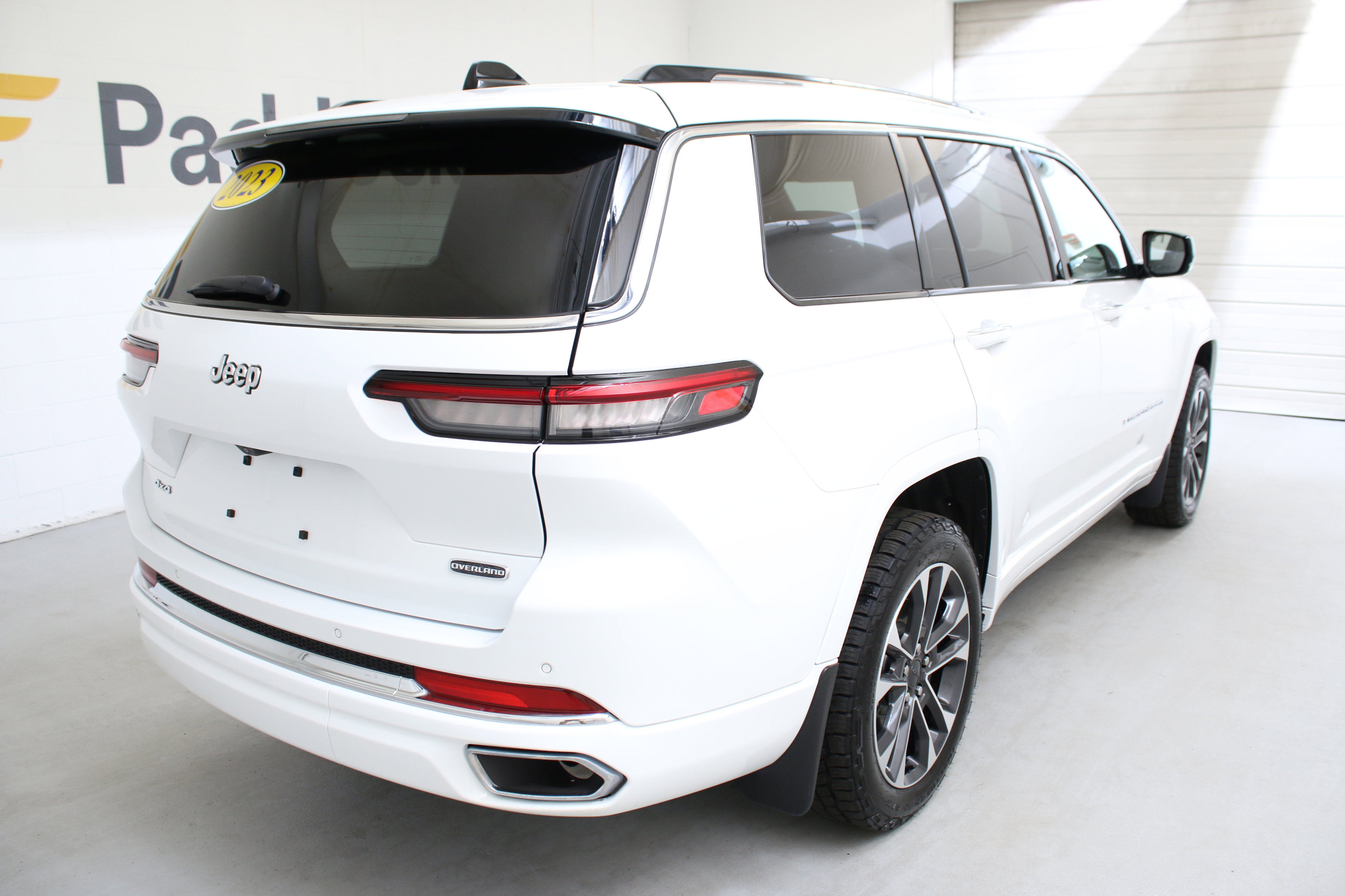 Used 2023 Jeep Grand Cherokee L Overland w/ MOPAR Finishing Package AWD/4WD image 9
