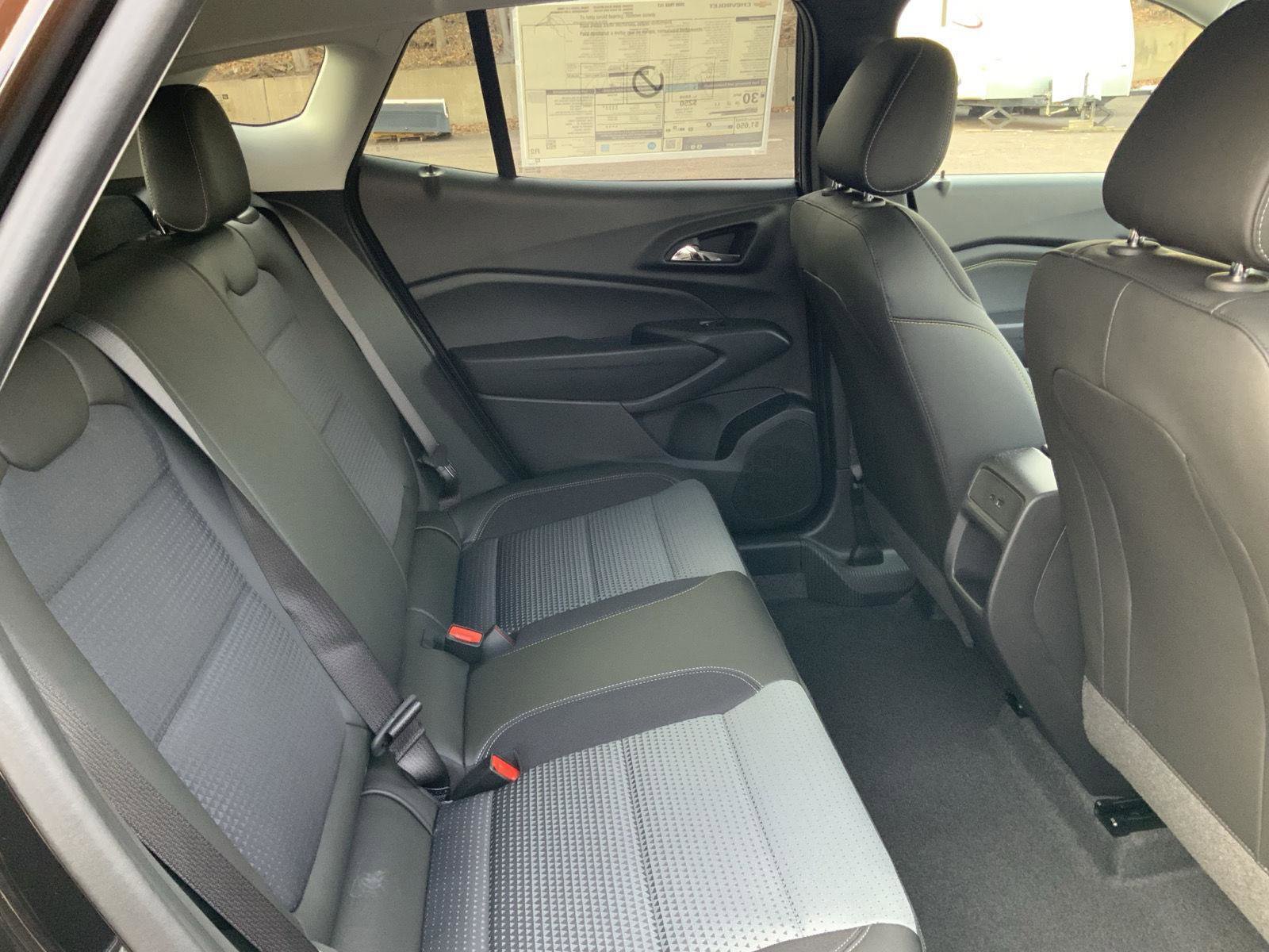 New 2026 Chevrolet Trax LT w/ Driver Confidence Package image 12