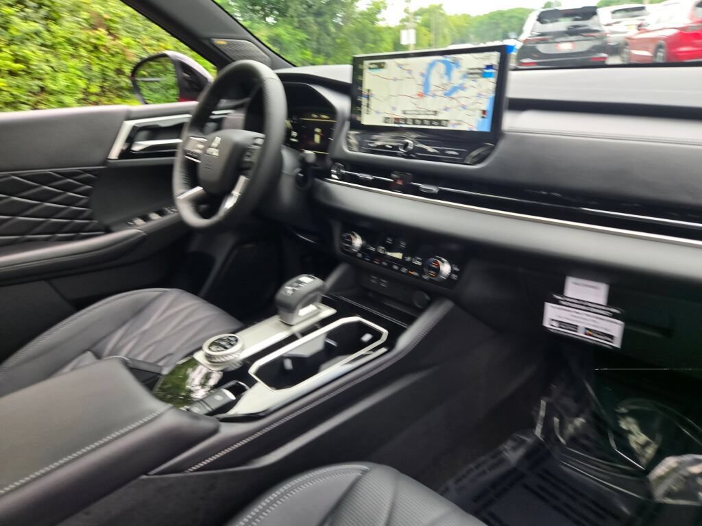 New 2026 Mitsubishi Outlander SEL Black Edition AWD/4WD image 6