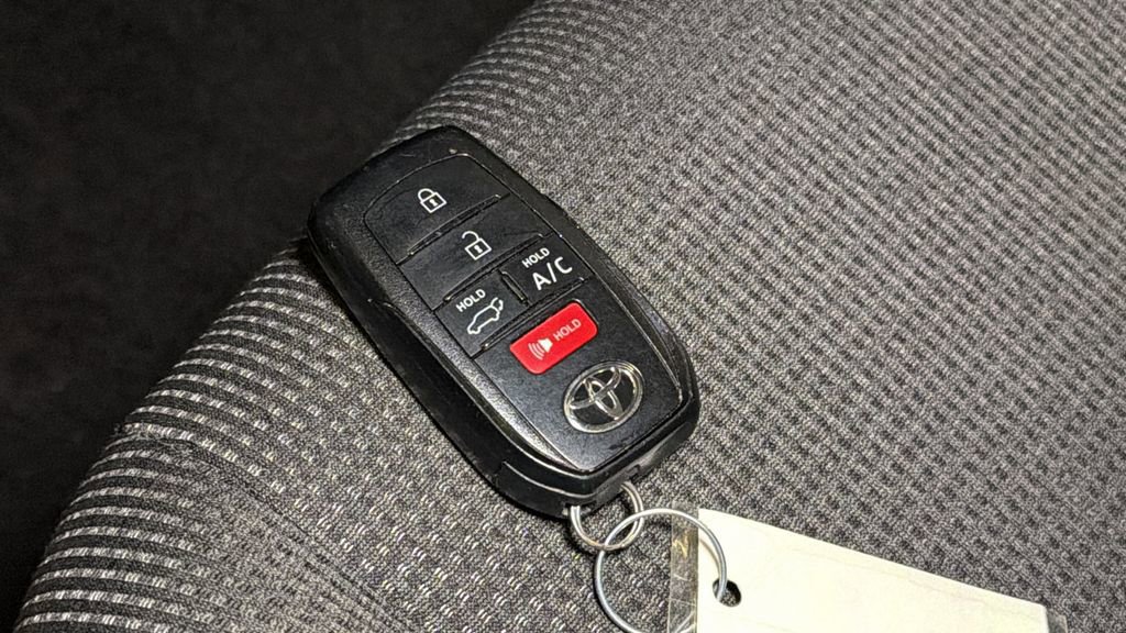 Used 2025 Toyota bZ4X AWD w/ Weather Package image 34