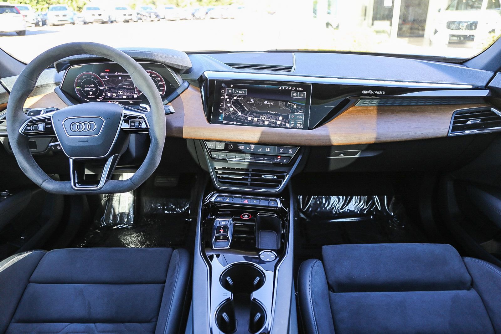 Used 2022 Audi e-tron GT Premium Plus image 12