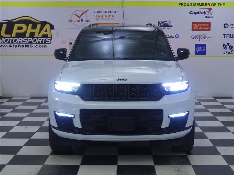 Used 2023 Jeep Grand Cherokee L Summit AWD/4WD image 2