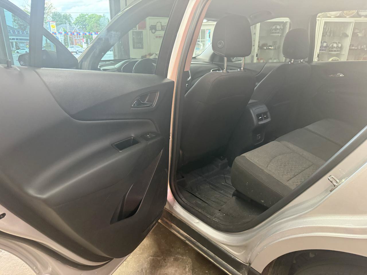 Used 2022 Chevrolet Equinox LT FWD image 18