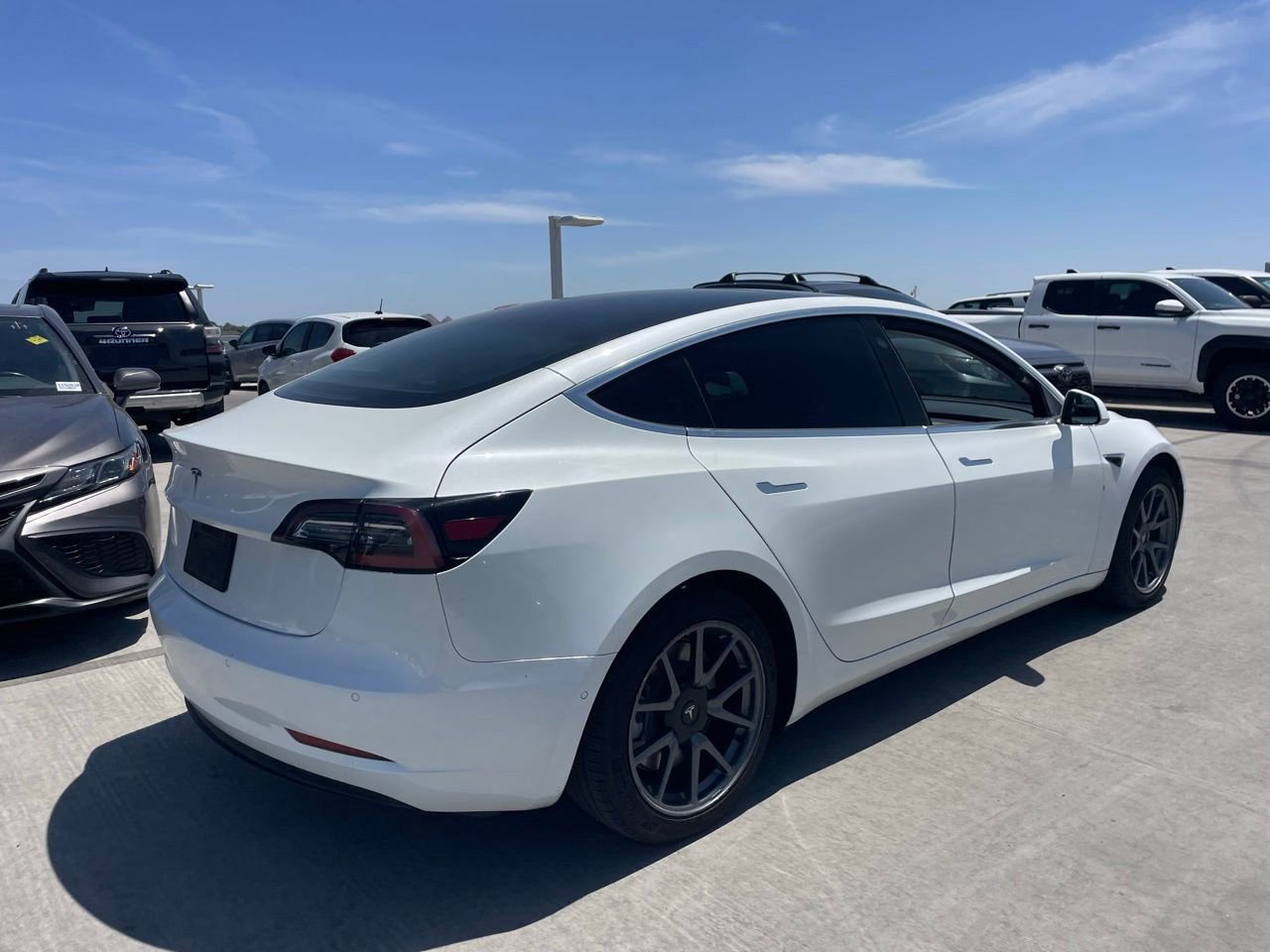 Used 2020 Tesla Model 3 Standard Range Plus RWD image 2