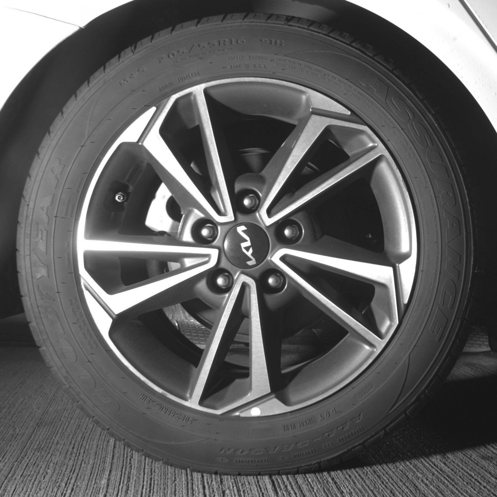Used 2024 Kia Forte LXS FWD image 24