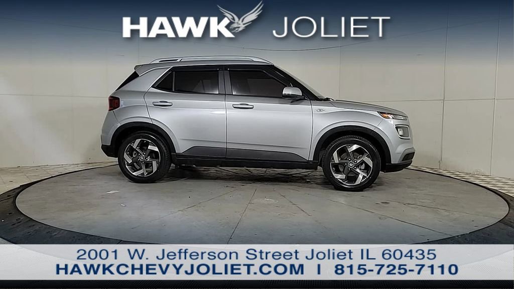 Used 2022 Hyundai Venue SEL w/ Cargo Package image 8