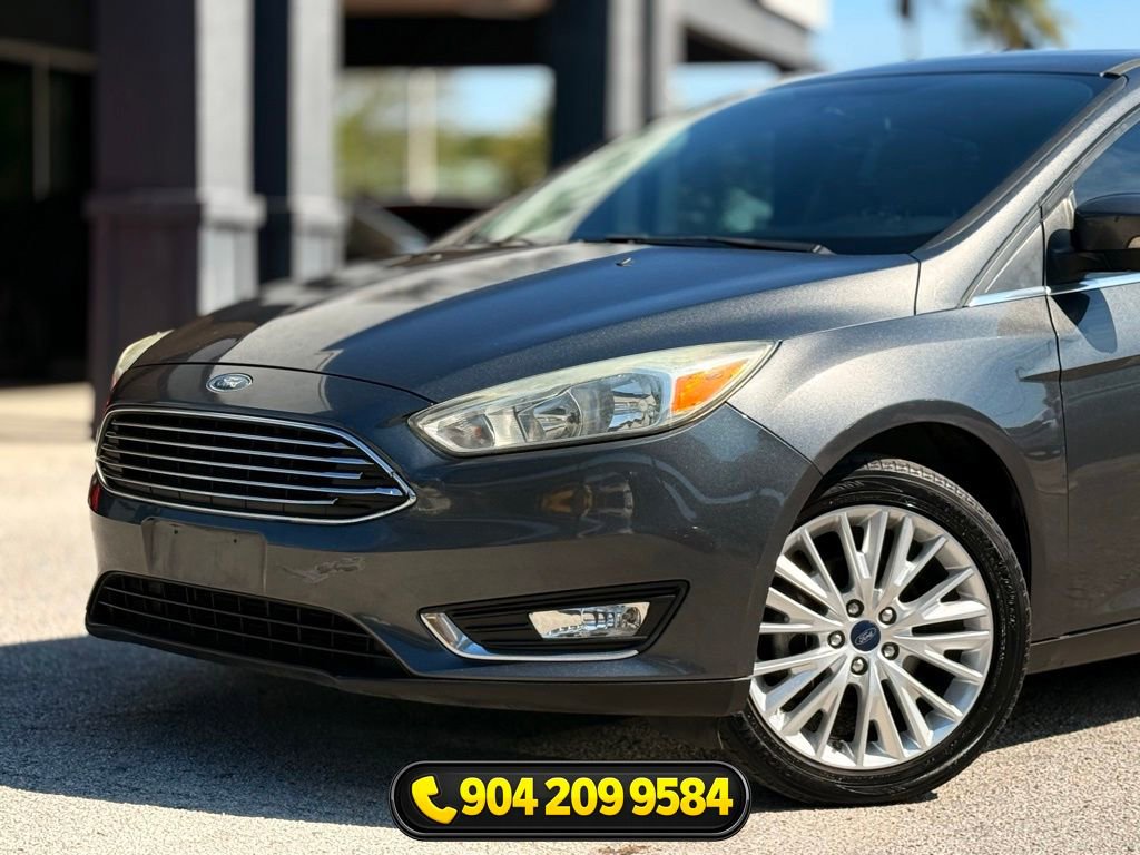 Used 2017 Ford Focus Titanium image 2