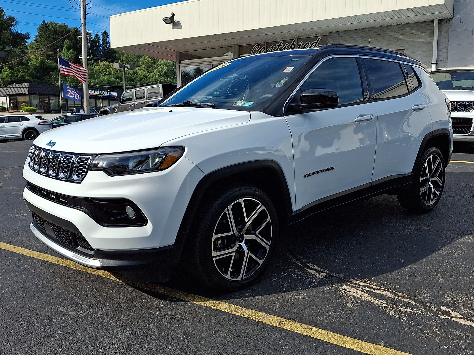 Certified 2025 Jeep Compass Limited AWD/4WD image 3