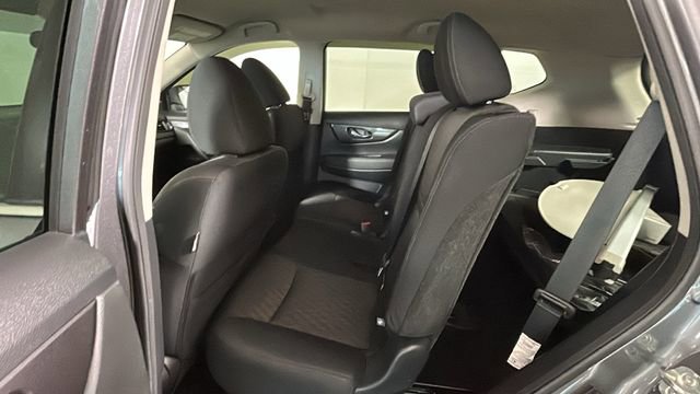 Used 2020 Nissan Rogue S FWD image 26