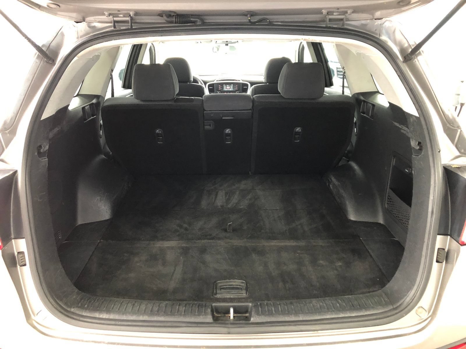 Used 2018 Kia Sorento L FWD image 8