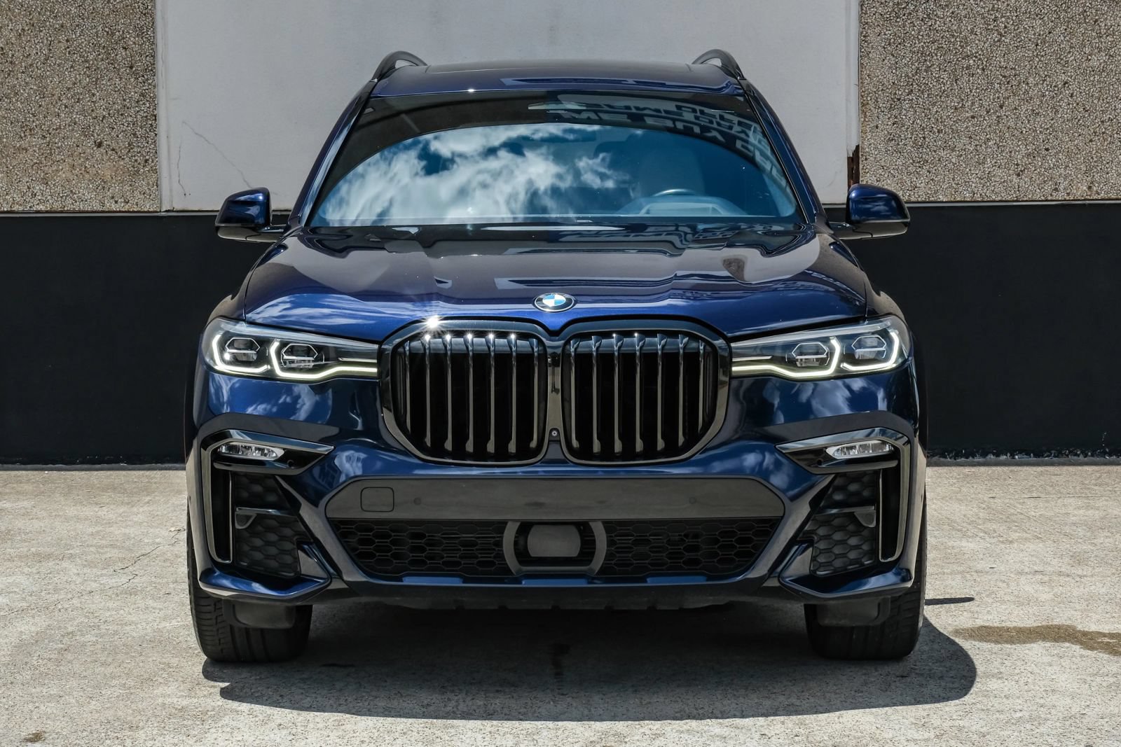 Used 2021 BMW X7 xDrive40i w/ M Sport Package AWD/4WD image 7