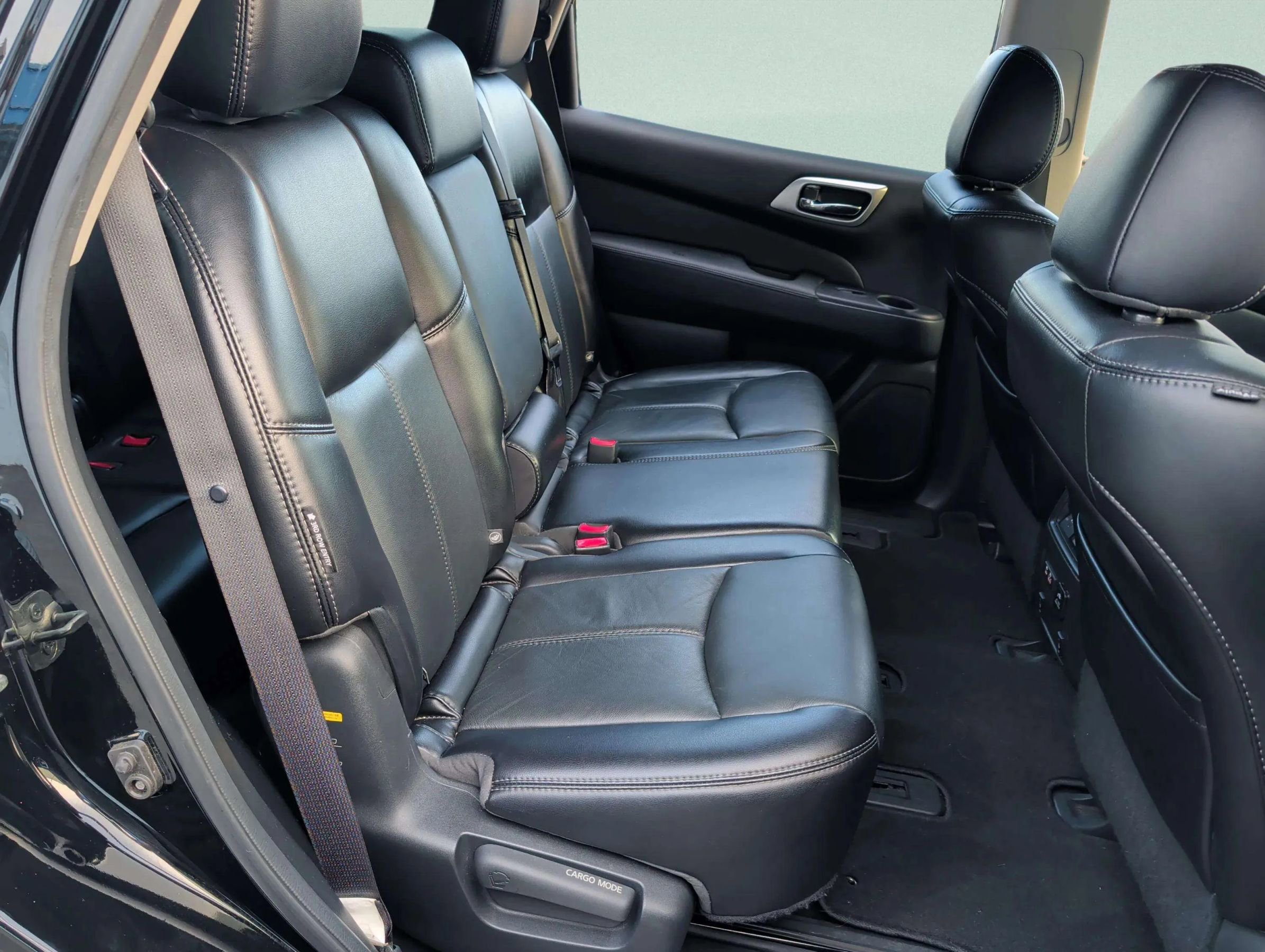 Used 2020 Nissan Pathfinder SL image 19