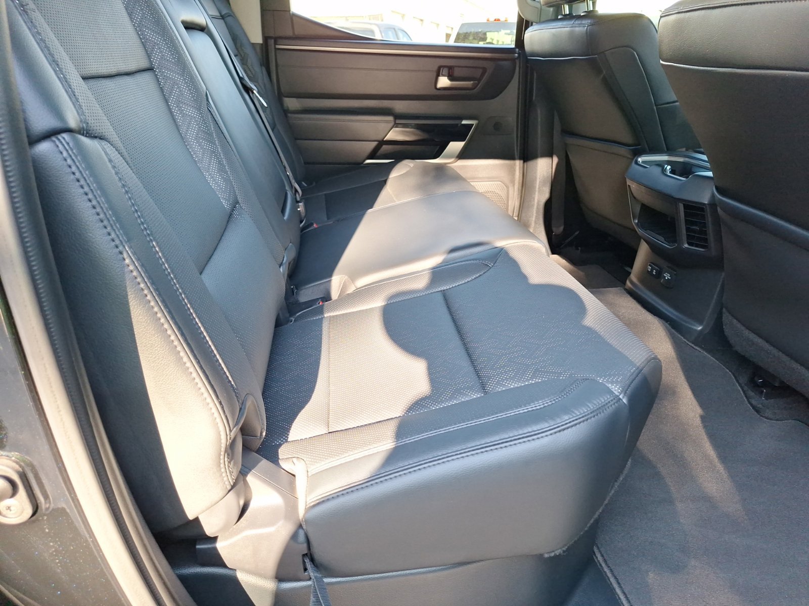Used 2024 Toyota Tundra Limited w/ Power Package AWD/4WD image 31