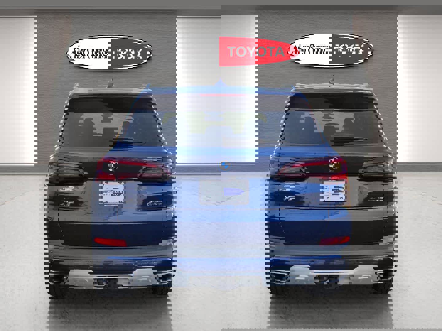 Used 2023 BMW X5 xDrive45e w/ Executive Package image 7