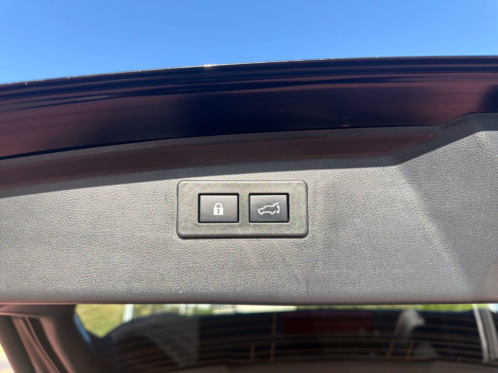 Used 2025 Subaru Outback Premium w/ Popular Package #1A image 24