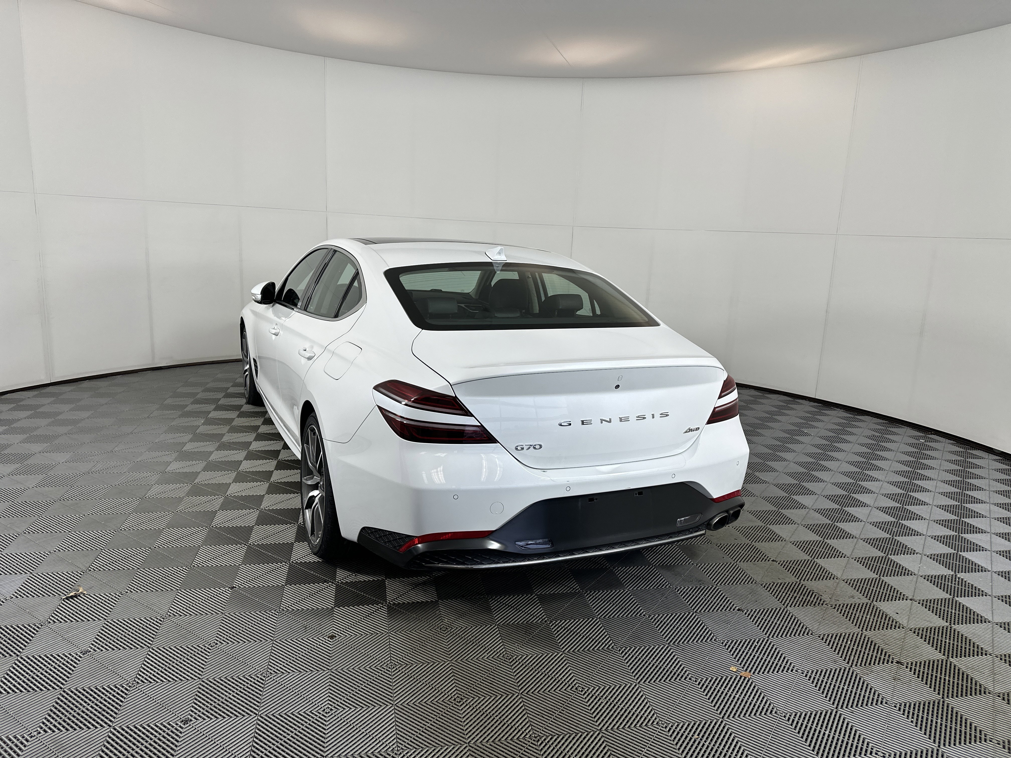 Used 2022 Genesis G70 2.0T w/ Prestige Package image 8