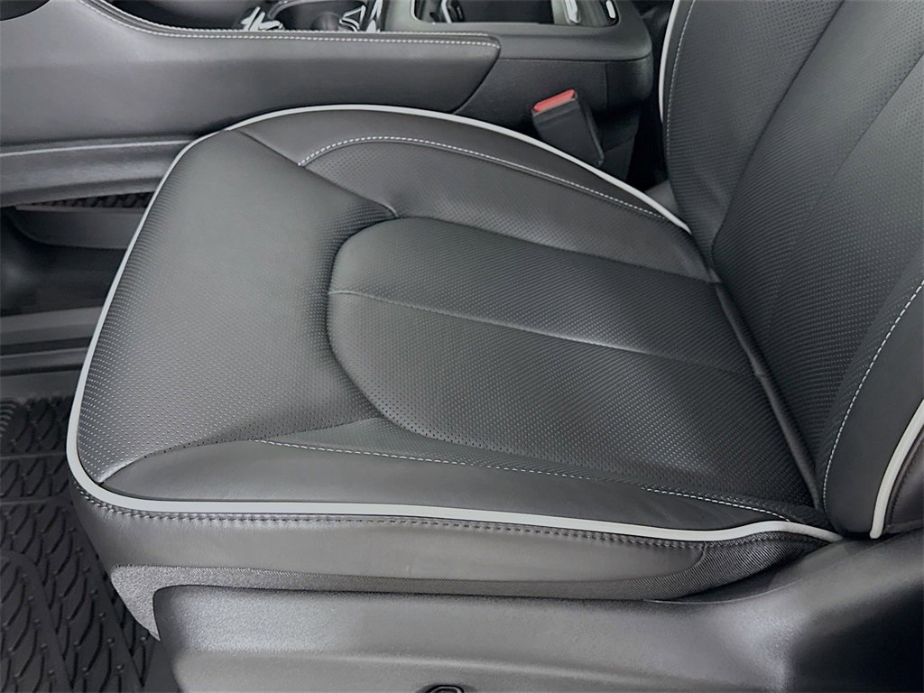 New 2026 Chrysler Pacifica Limited image 22
