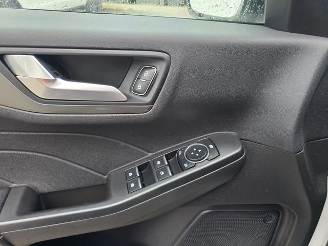 Used 2023 Ford Escape SE image 16