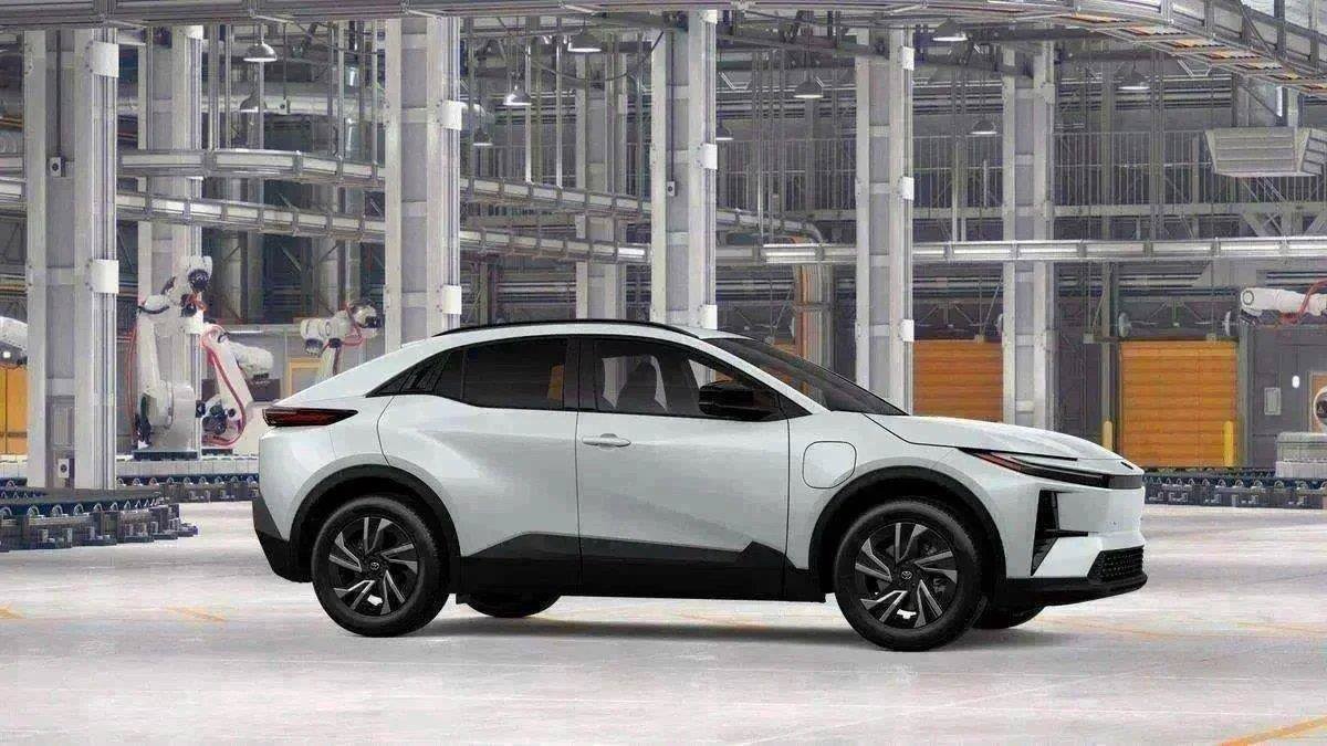New 2026 Toyota C-HR AWD/4WD image 13