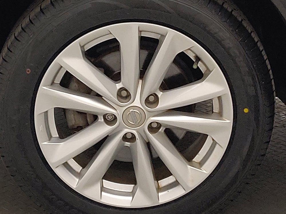 Used 2017 Nissan Rogue Sport SV FWD image 31