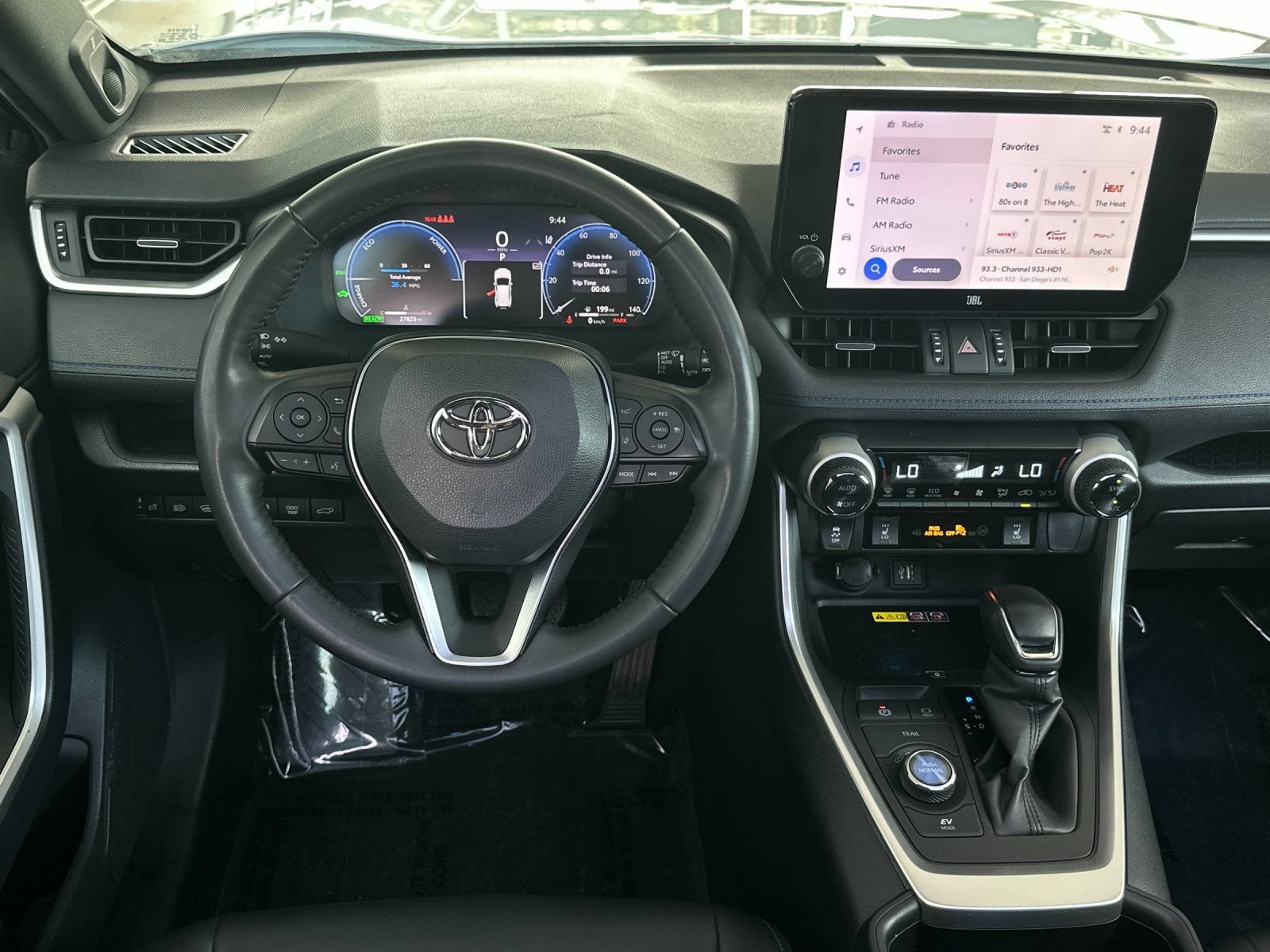 Used 2025 Toyota RAV4 XSE w/ Advanced Technology Package AWD/4WD image 13