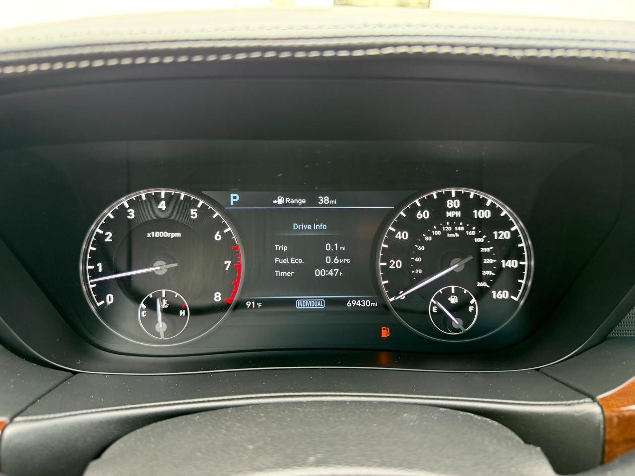 Used 2017 Genesis G90 3.3T Premium RWD image 32