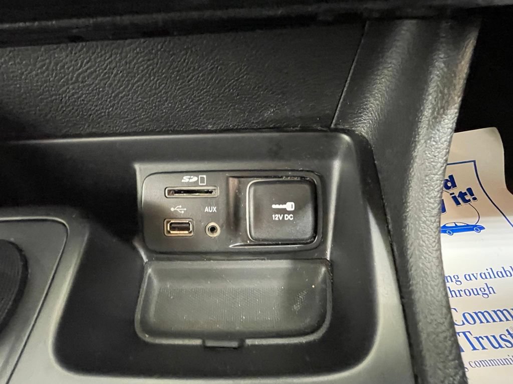 Used 2017 Jeep Cherokee Limited AWD/4WD image 22