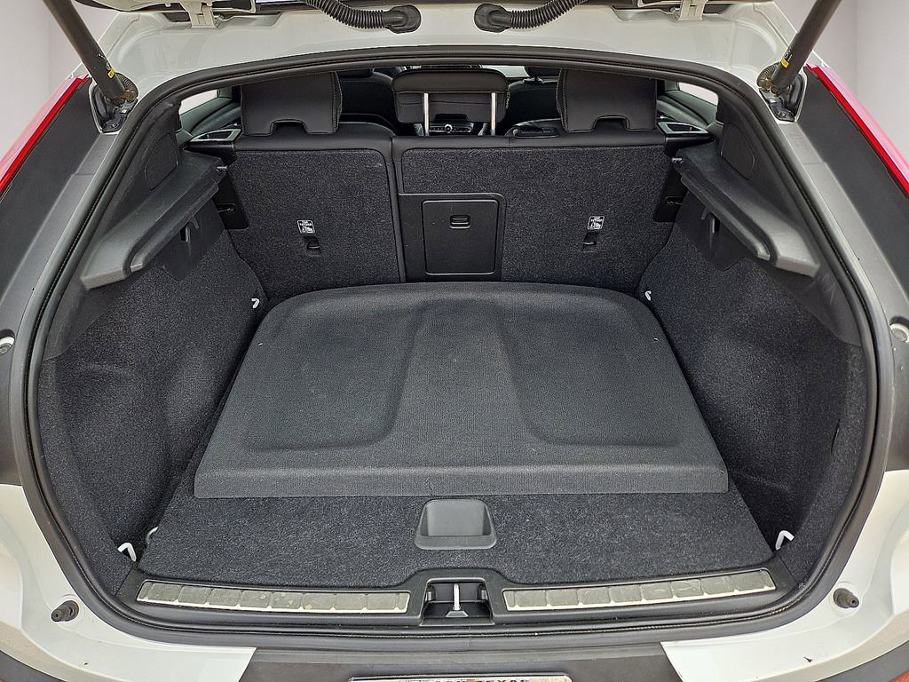 Used 2023 Volvo C40 Recharge Core AWD/4WD image 14