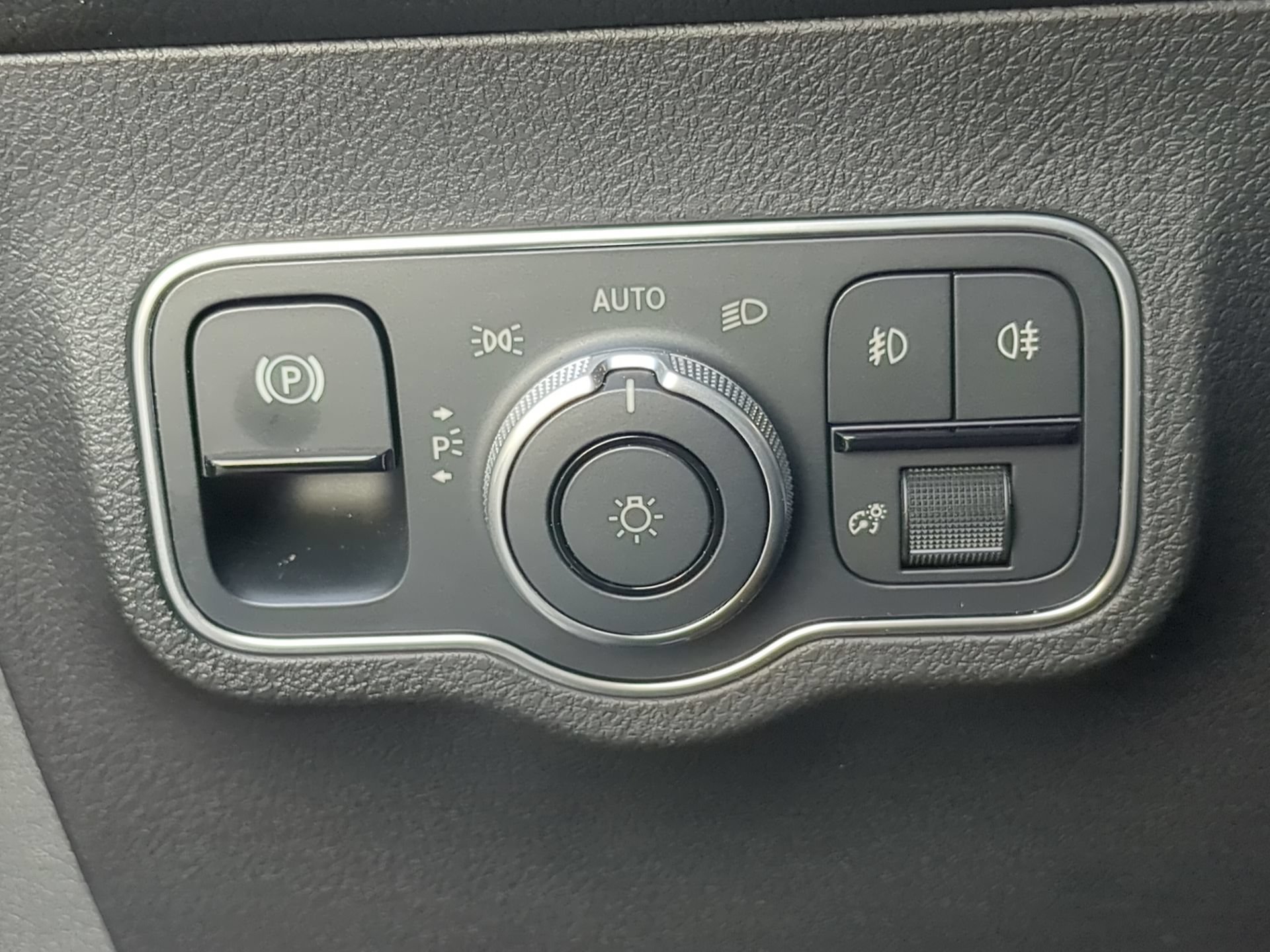 Used 2026 Mercedes-Benz GLB 250 w/ Exclusive Package image 64
