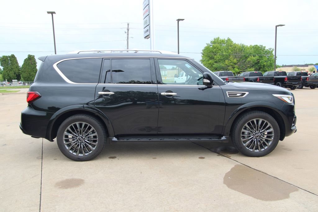 Used 2024 INFINITI QX80 Sensory AWD/4WD image 4
