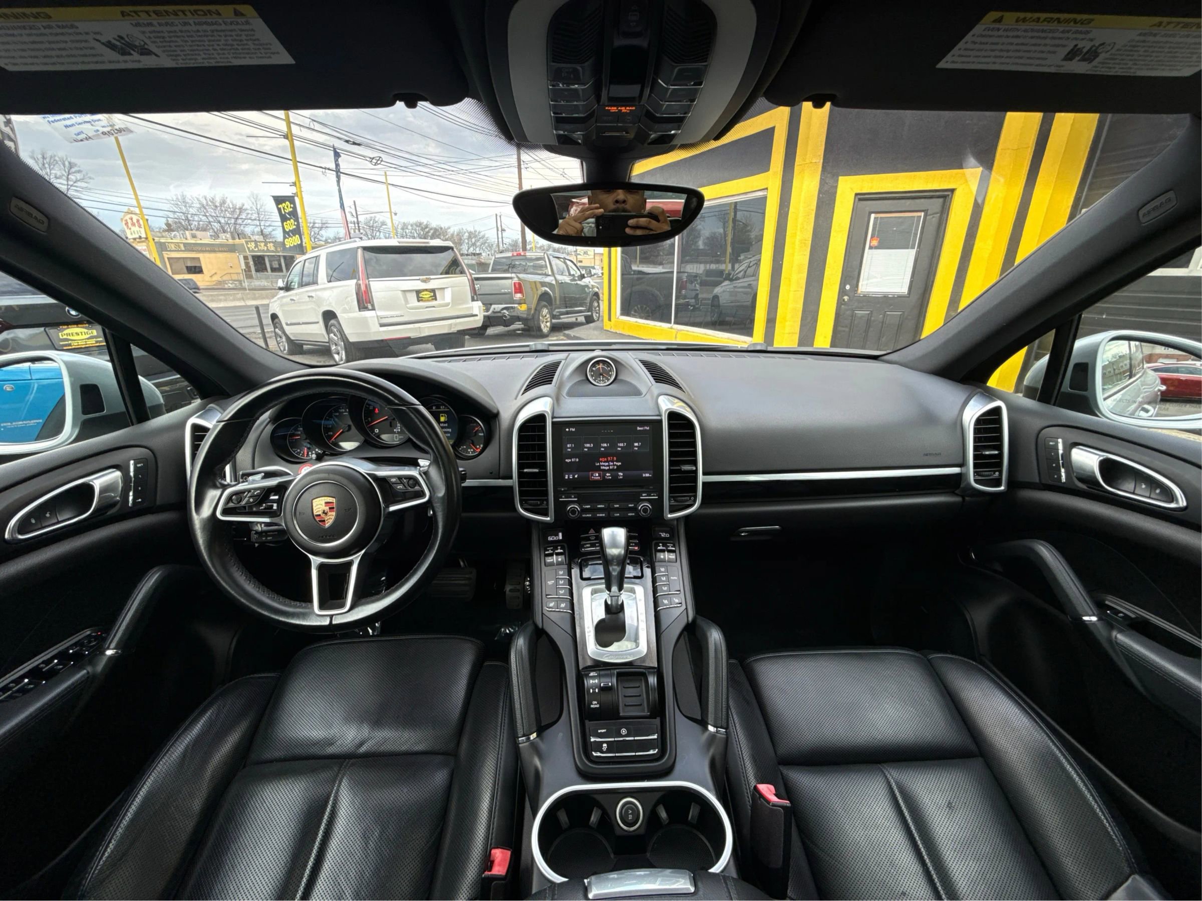 Used 2017 Porsche Cayenne Platinum Edition AWD/4WD image 30