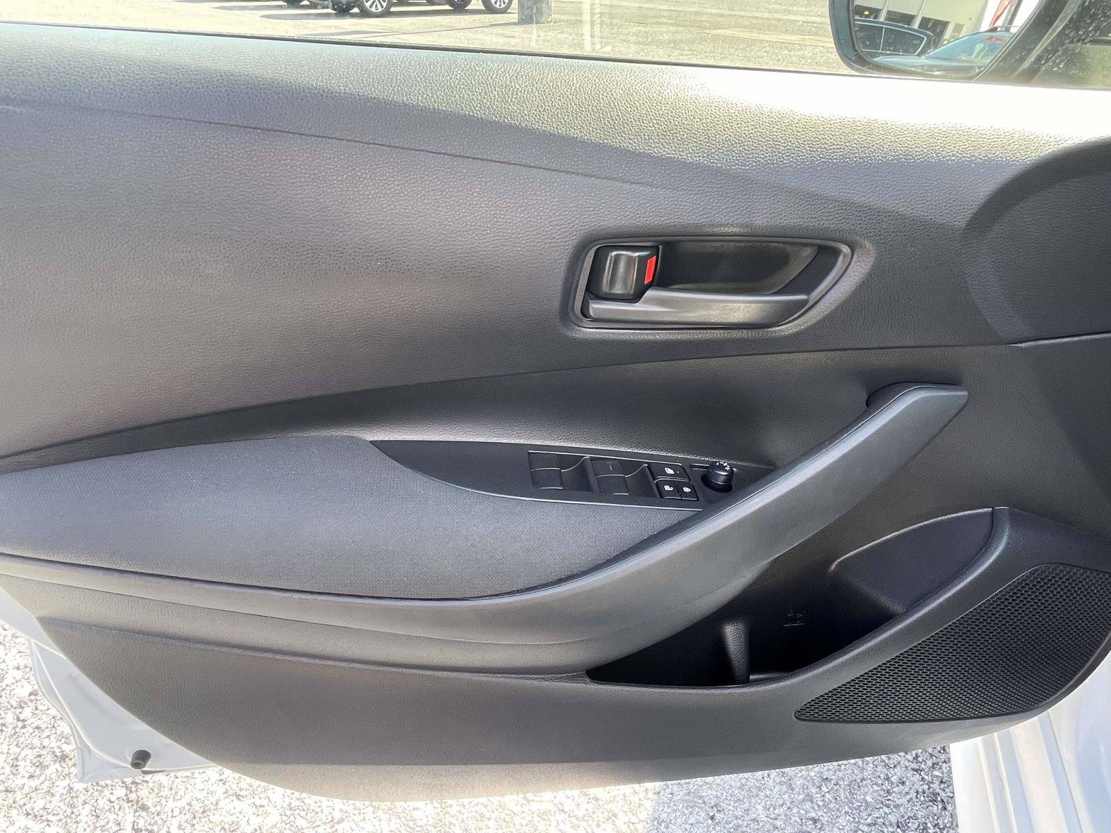 Used 2026 Toyota Corolla LE FWD image 15