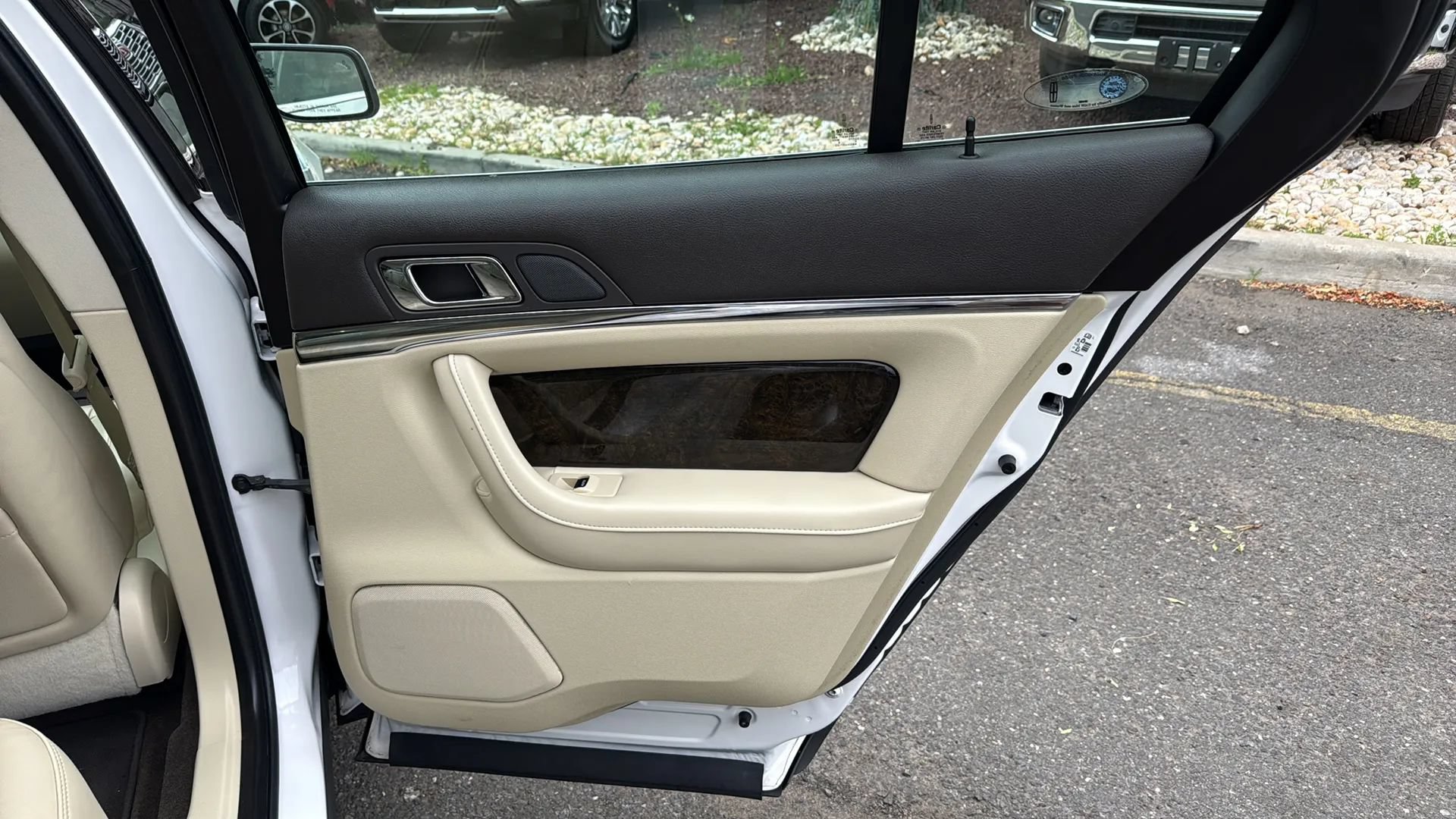 Used 2014 Lincoln MKS AWD w/ Equipment Group 101A image 17