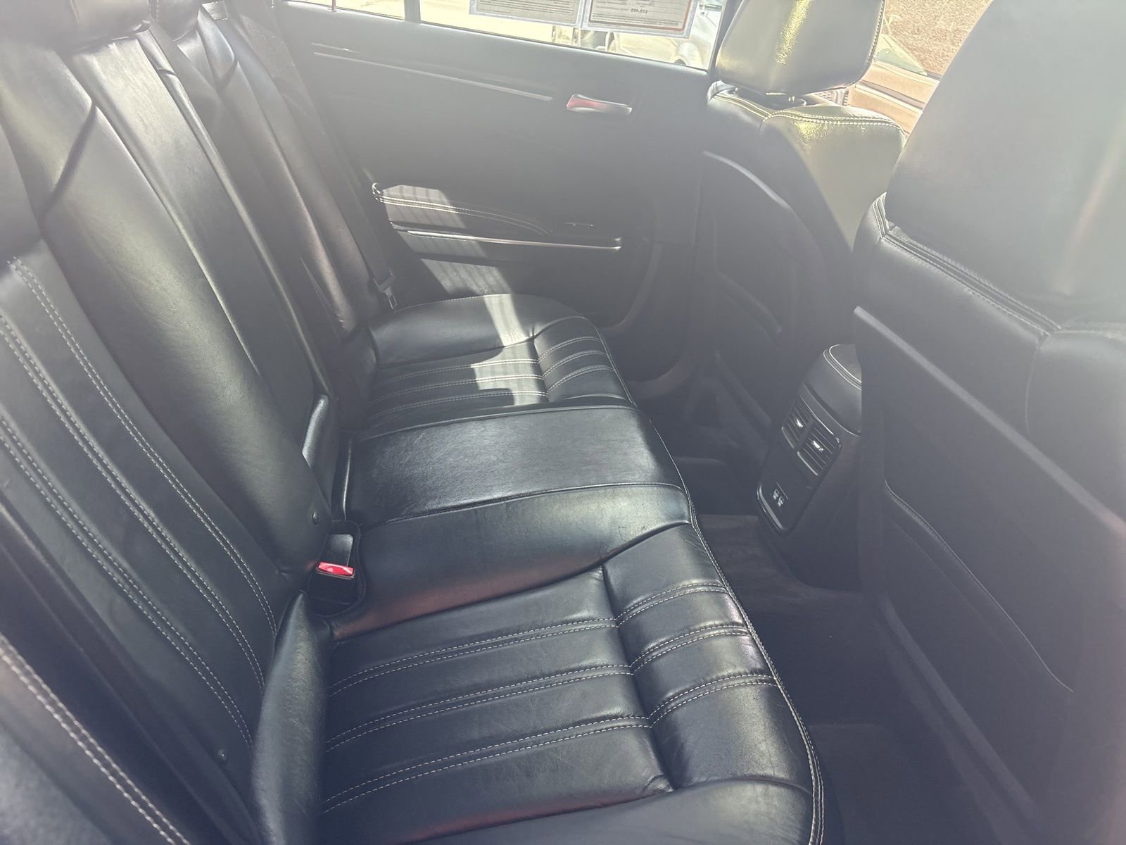 Used 2018 Chrysler 300 S w/ 300S Premium Group image 18