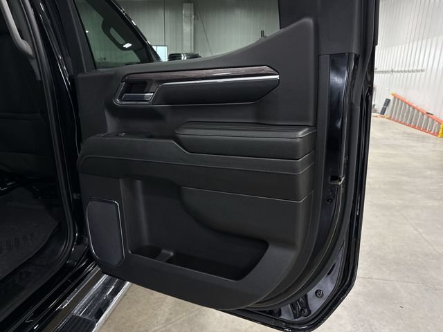 Used 2024 Chevrolet Silverado 1500 LTZ AWD/4WD image 31