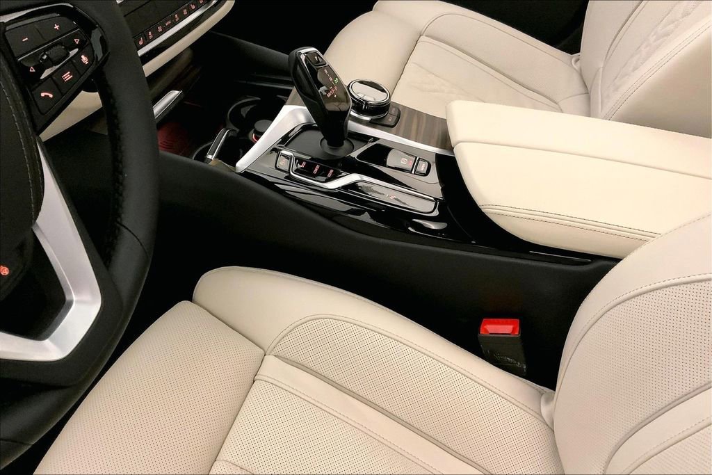 Certified 2023 BMW 530i xDrive w/ Executive Package AWD/4WD image 22