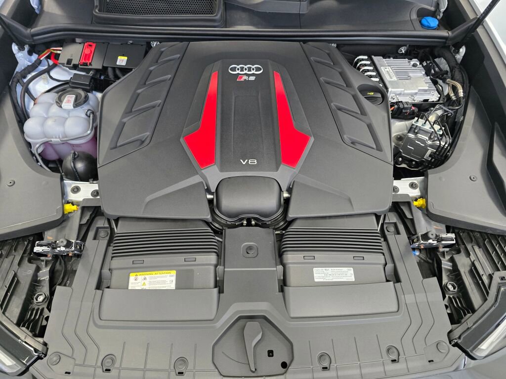 New 2025 Audi RS Q8 performance image 10