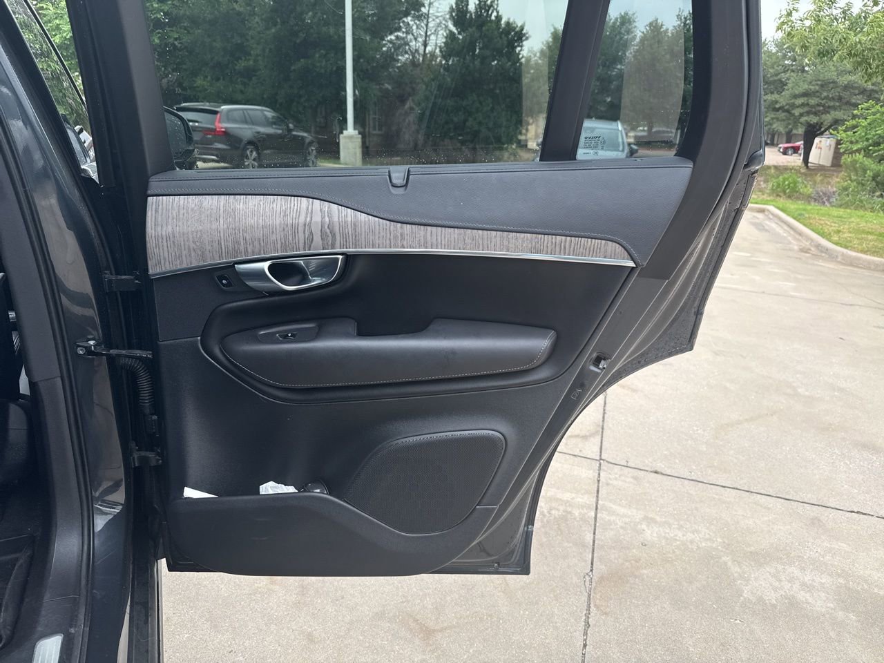 Used 2021 Volvo XC90 T6 Inscription AWD/4WD image 16