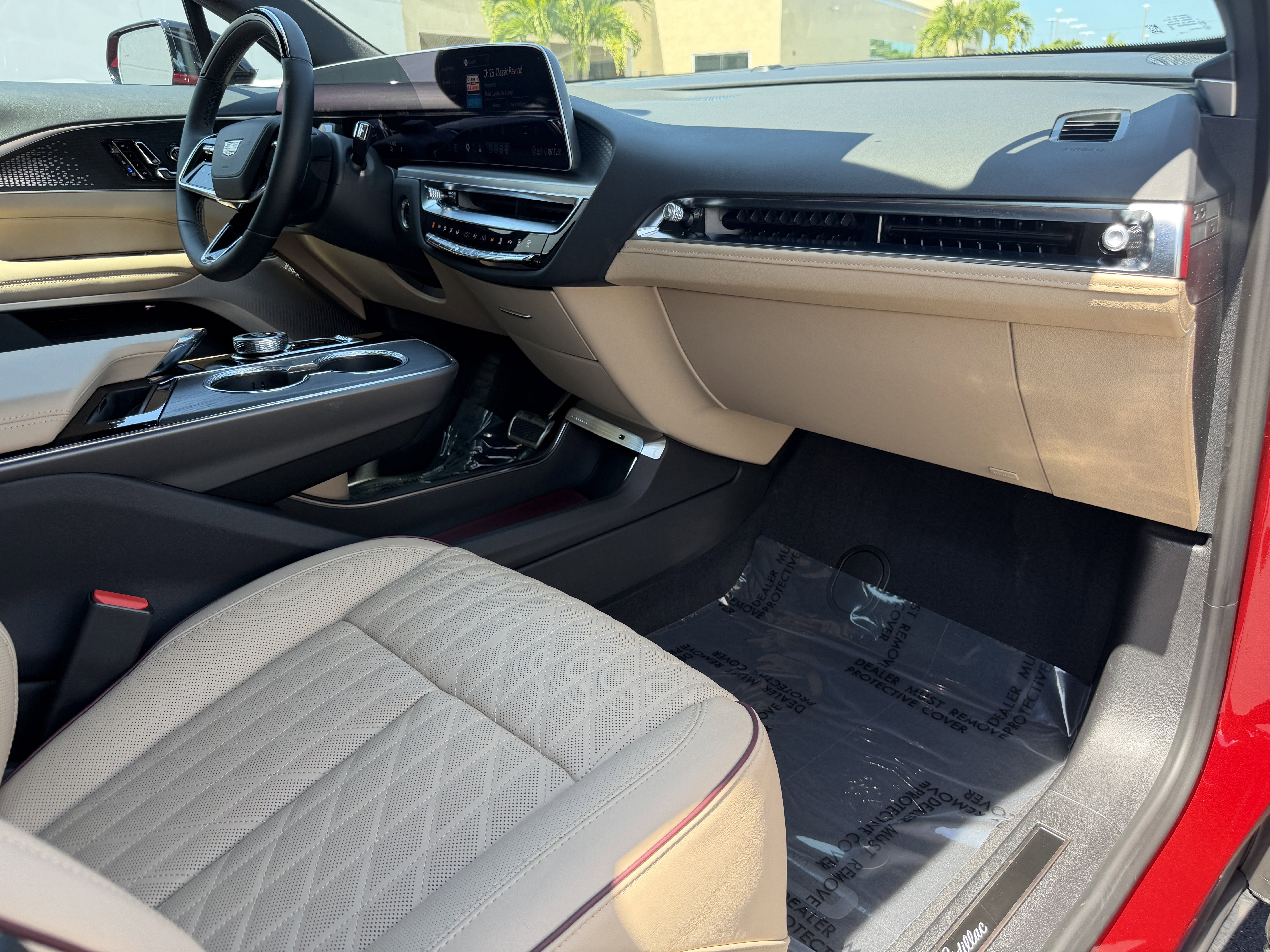 Certified 2025 Cadillac Lyriq Luxury w/ Nappa Leather Package RWD image 12
