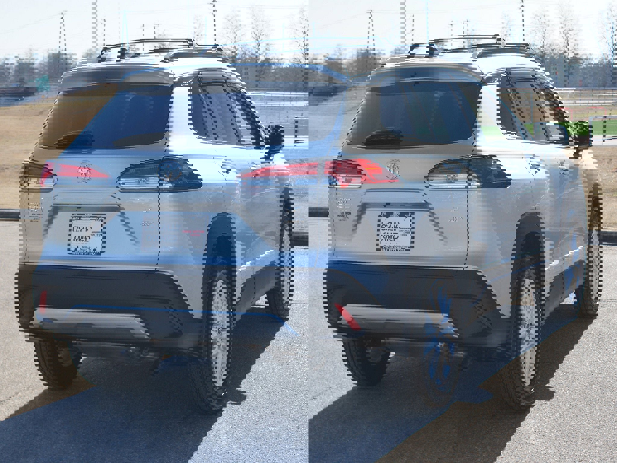 Used 2025 Toyota Corolla Cross LE image 19