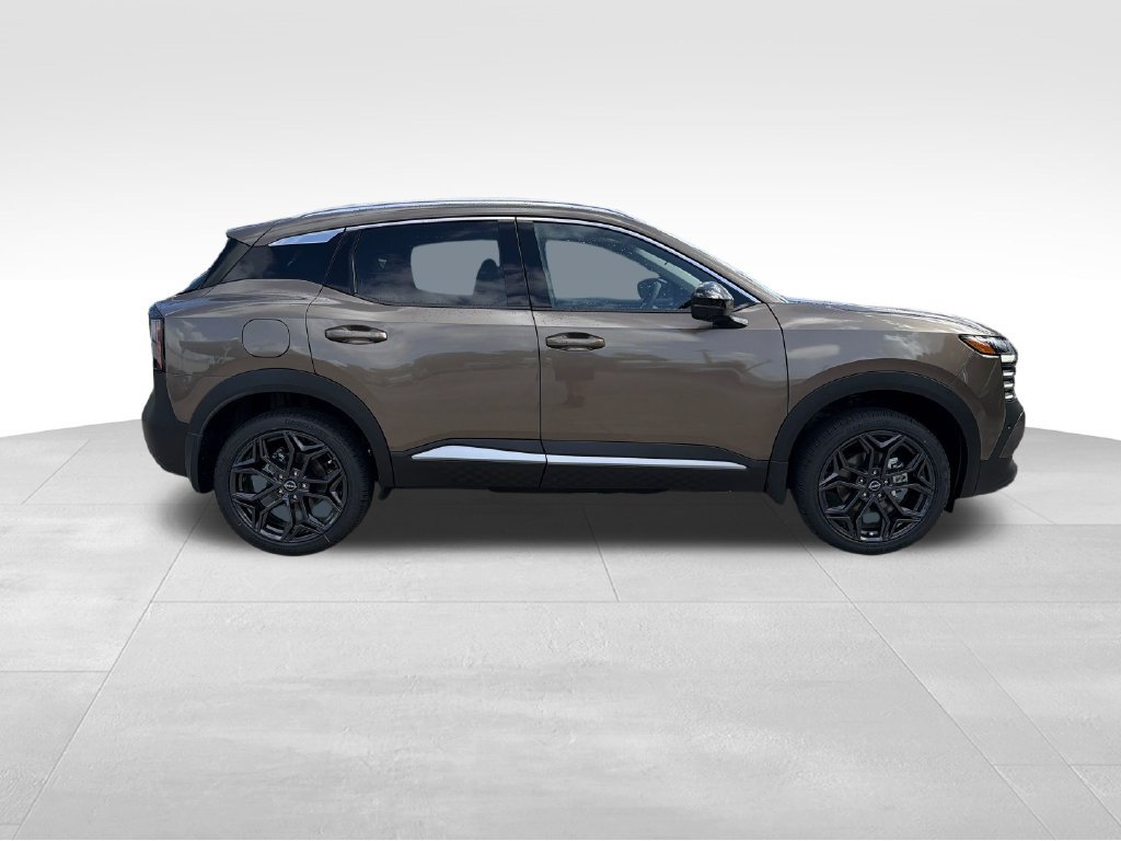 New 2026 Nissan Kicks SR FWD image 9