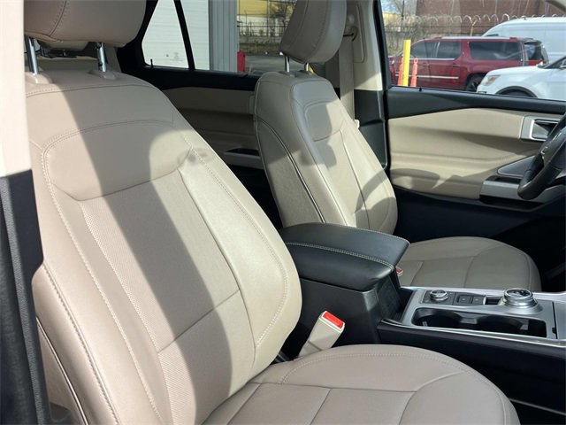 Used 2023 Ford Explorer Limited w/ Limited Technology Package image 27