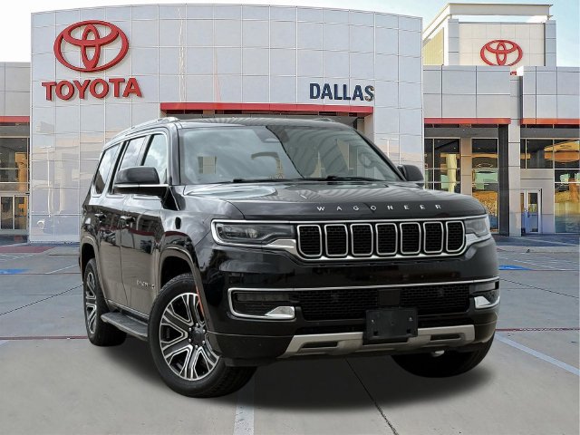 Used 2024 Jeep Wagoneer Series II w/ Flexible Seating Group RWD image 1