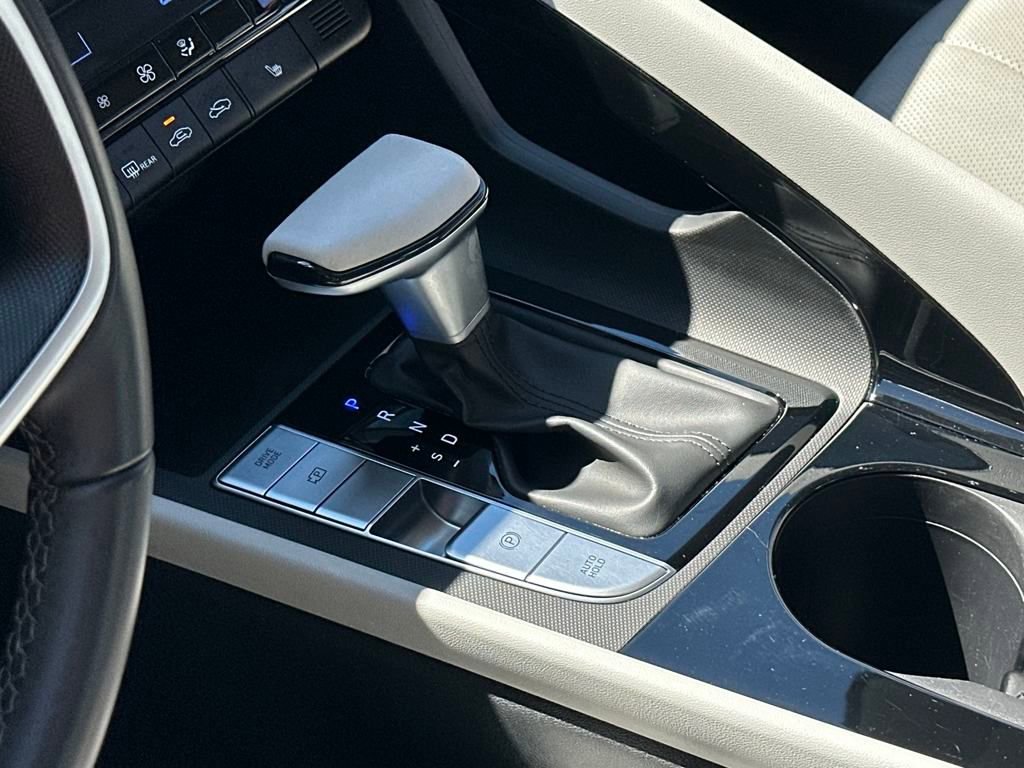 Used 2023 Hyundai Elantra Limited image 19