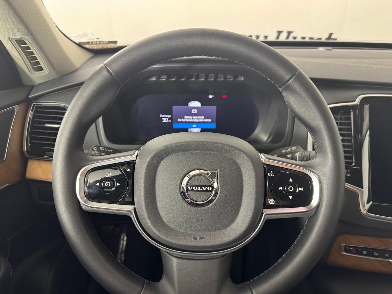Used 2024 Volvo XC90 B5 Plus AWD/4WD image 12
