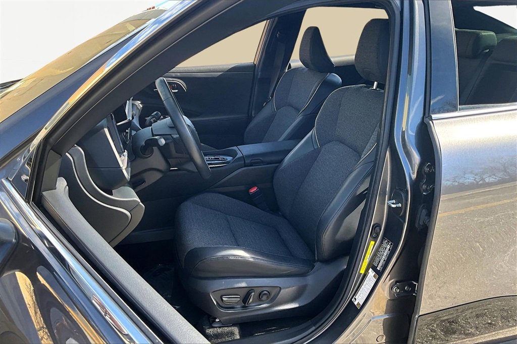 Used 2023 Toyota Crown XLE image 25